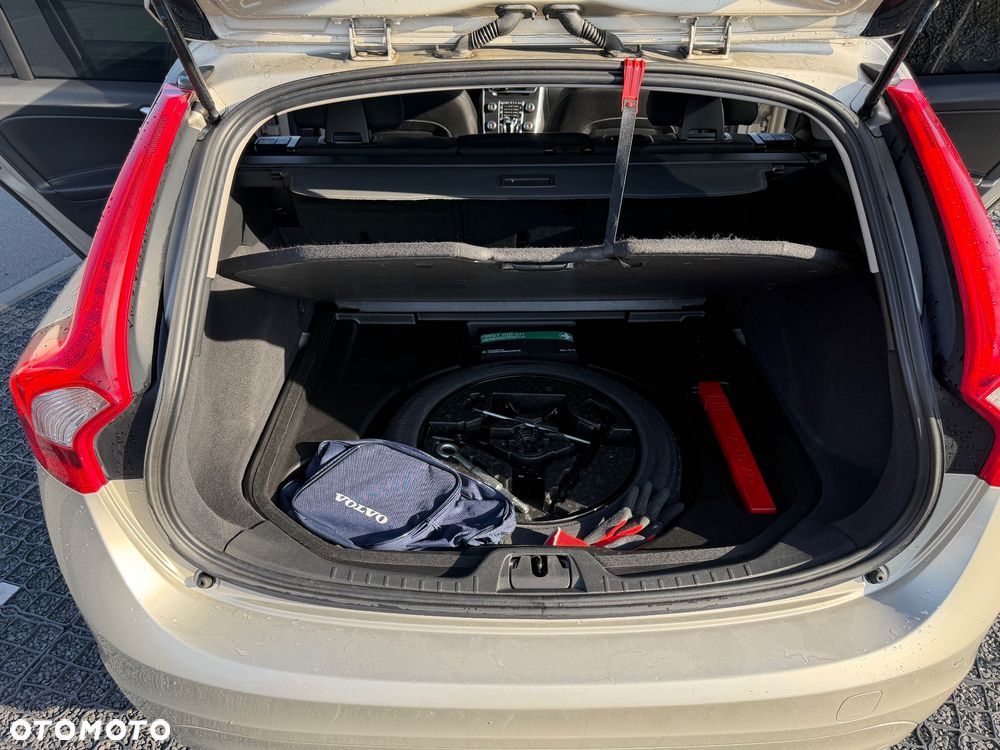 Volvo V60 ver-d4-drive--e-dynamic-edition-kinetic- - 13