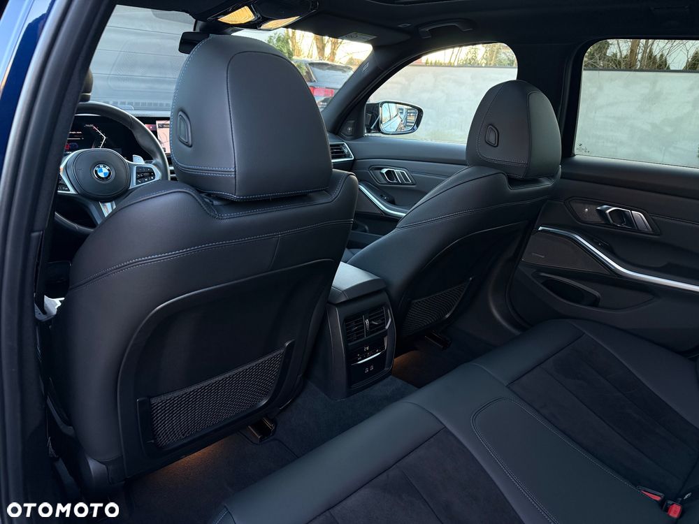 BMW Seria 3 M340i xDrive - 33
