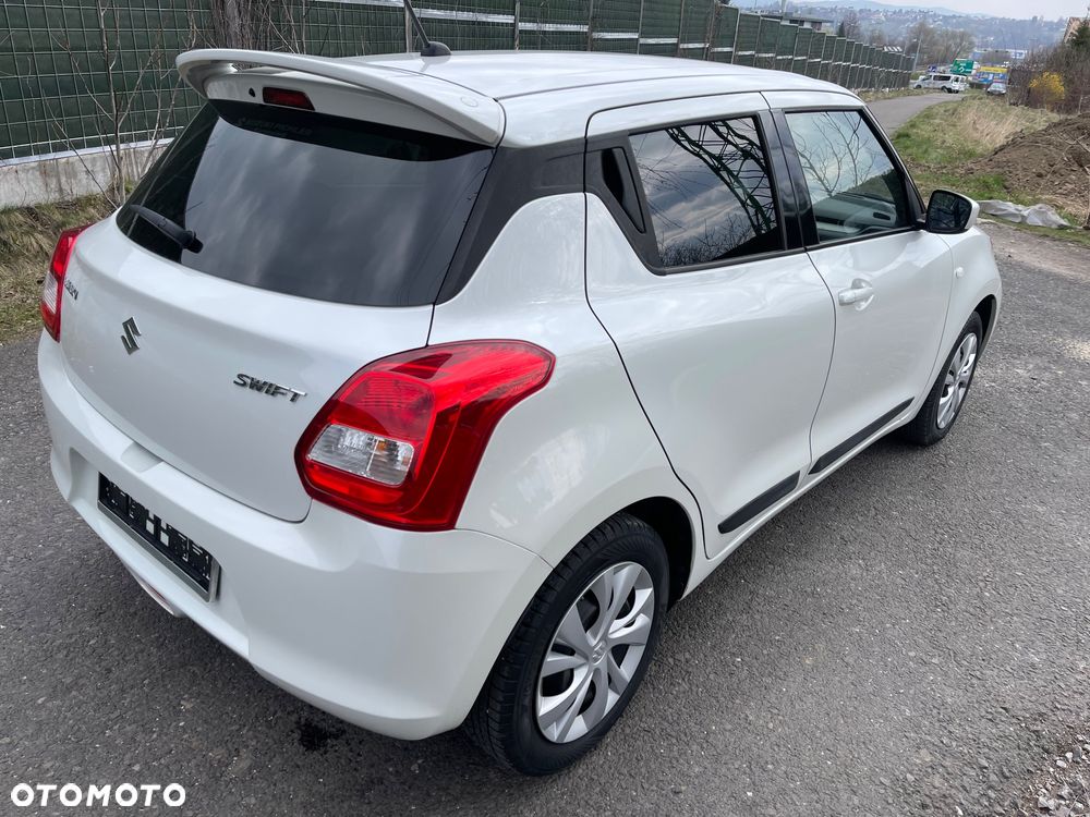 Suzuki Swift 1.2 Dualjet Club - 4