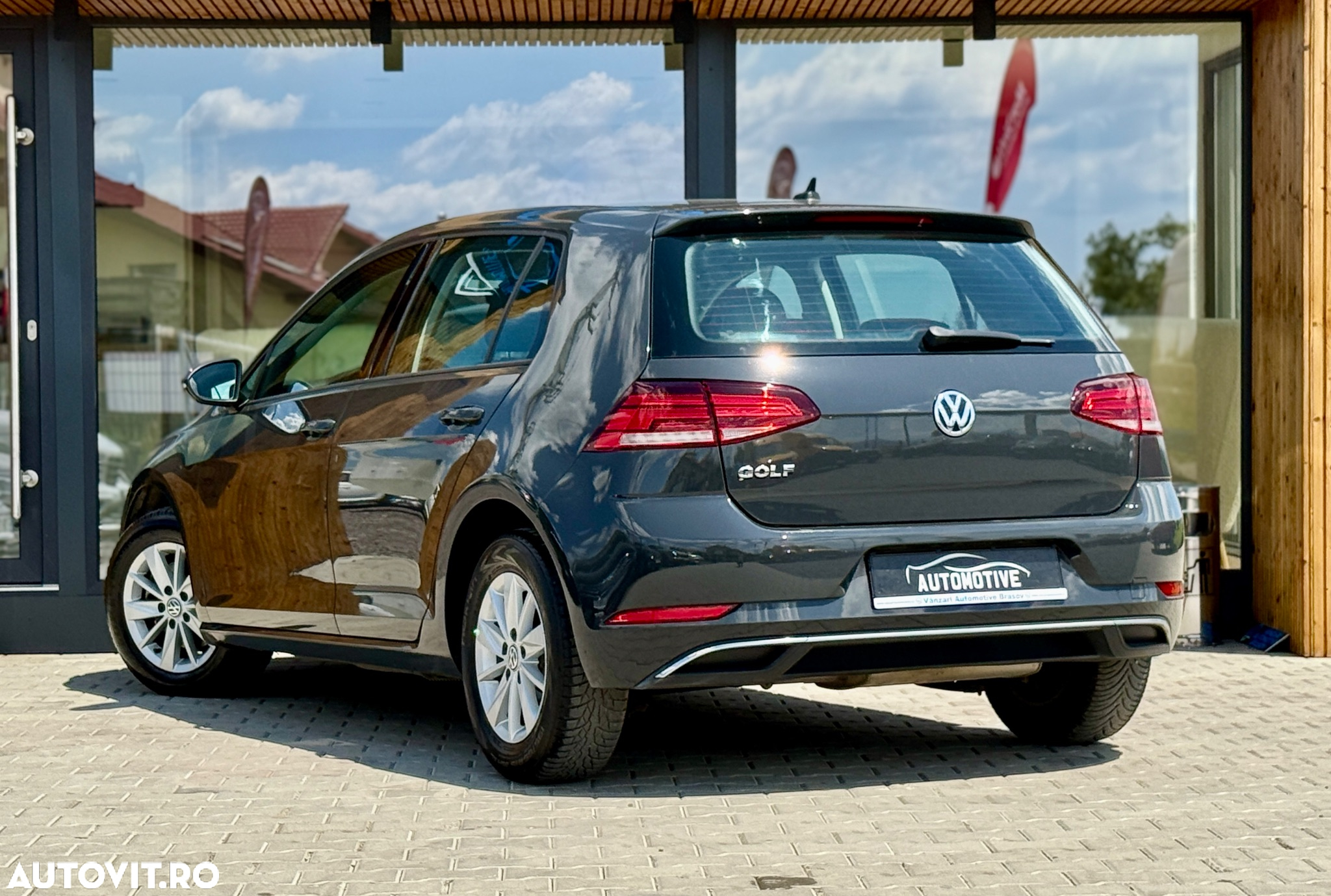 Volkswagen Golf 1.6 TDI Comfortline - 14