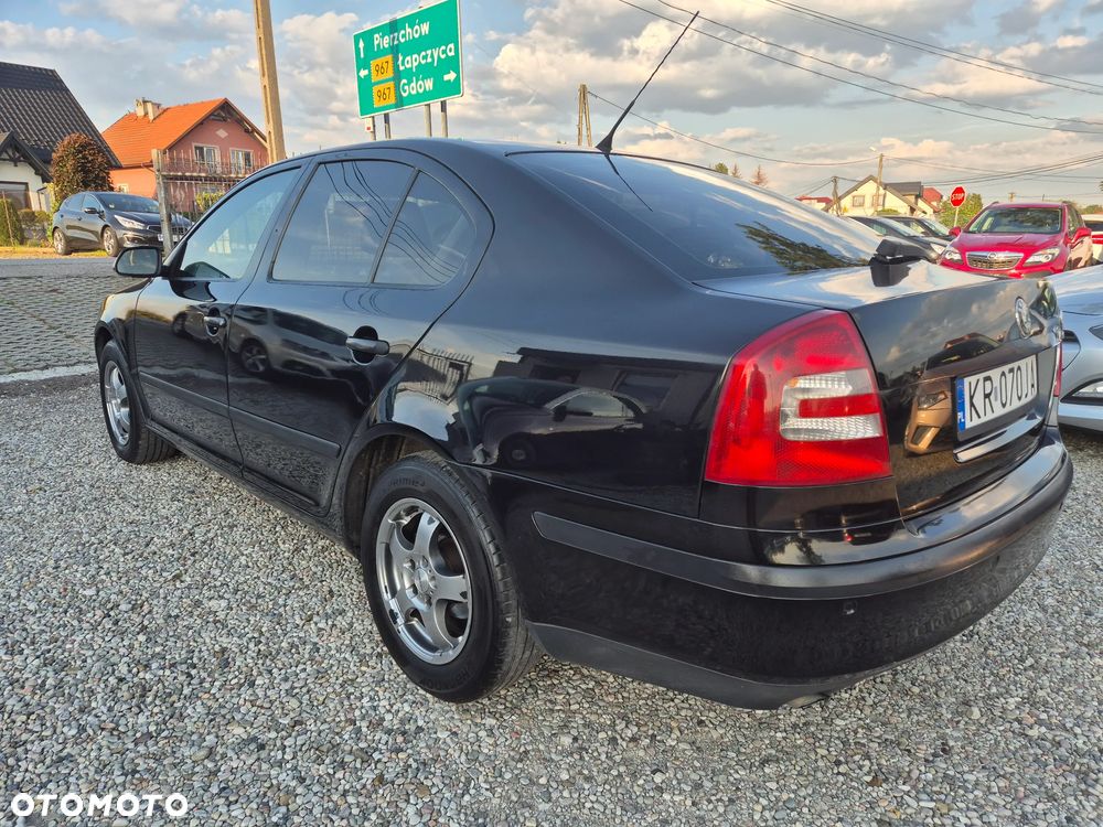 Skoda Octavia 1.6 Ambiente - 6