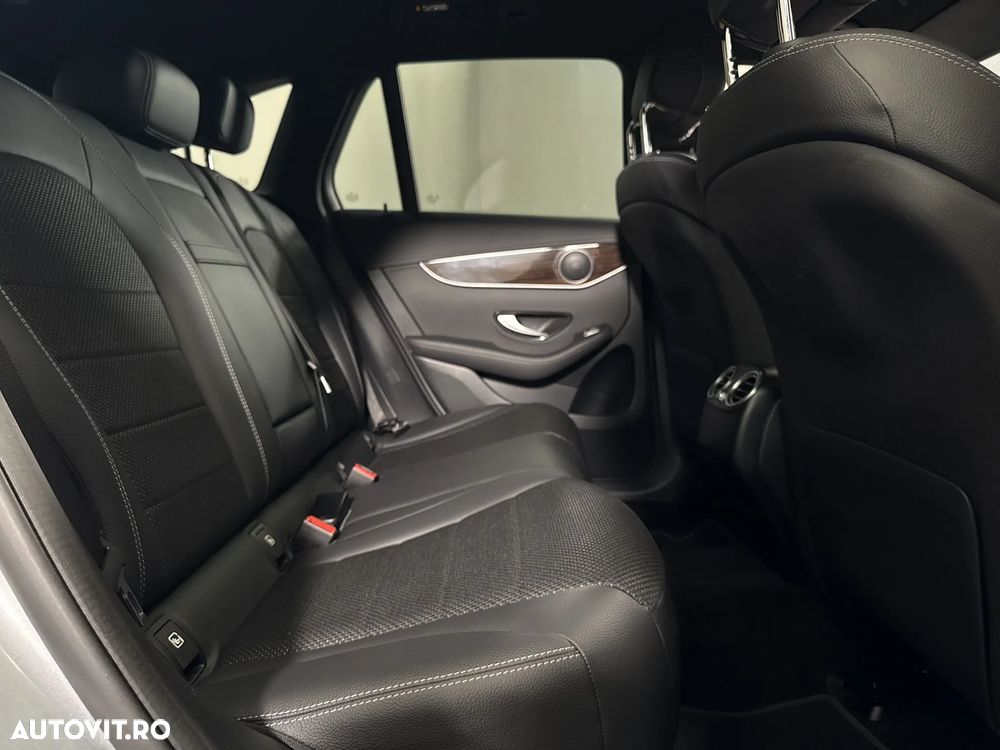 Mercedes-Benz GLC 300 e 4MATIC - 13