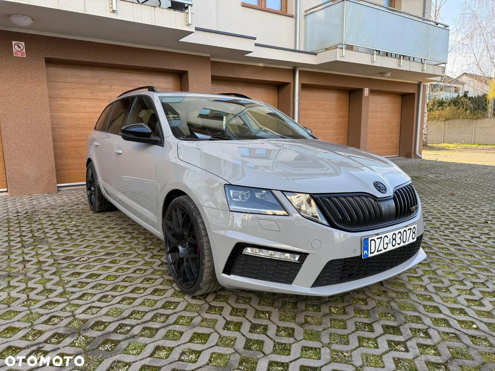 Skoda Octavia 2.0 TDI DSG RS - 1