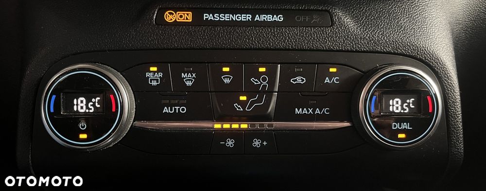 Ford Kuga 2.5 Duratec FHEV 4x4 TITANIUM - 19