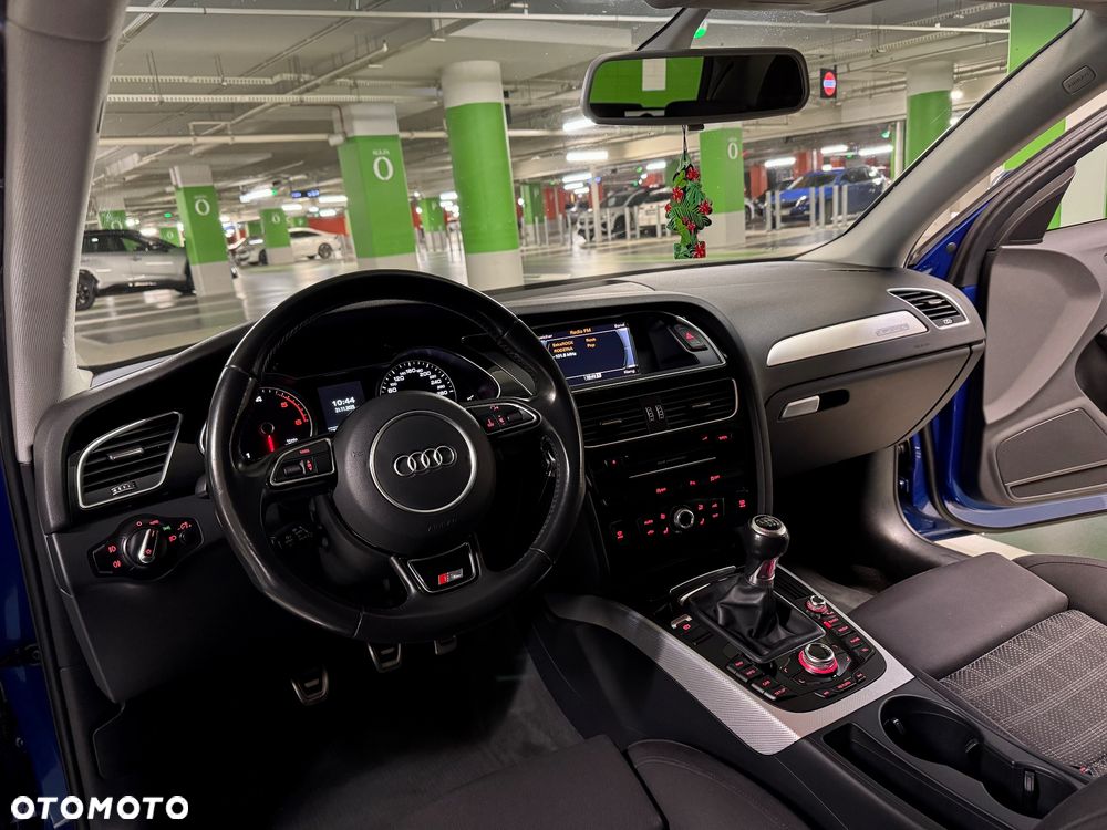 Audi A4 Avant 2.0 TDI DPF quattro S line Sportpaket - 22