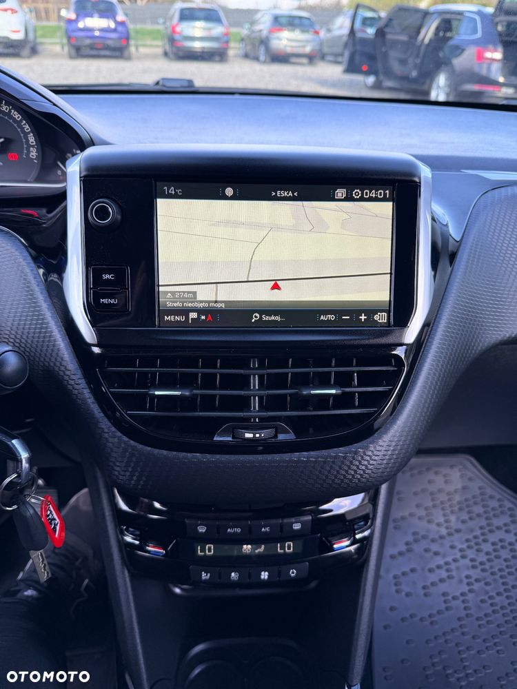 Peugeot 2008 BlueHDi 100 STOP & START Signature - 13