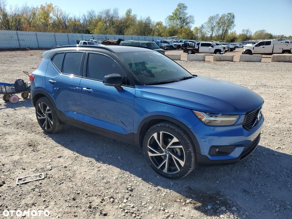 Volvo XC 40 T5 AWD R-Design - 1