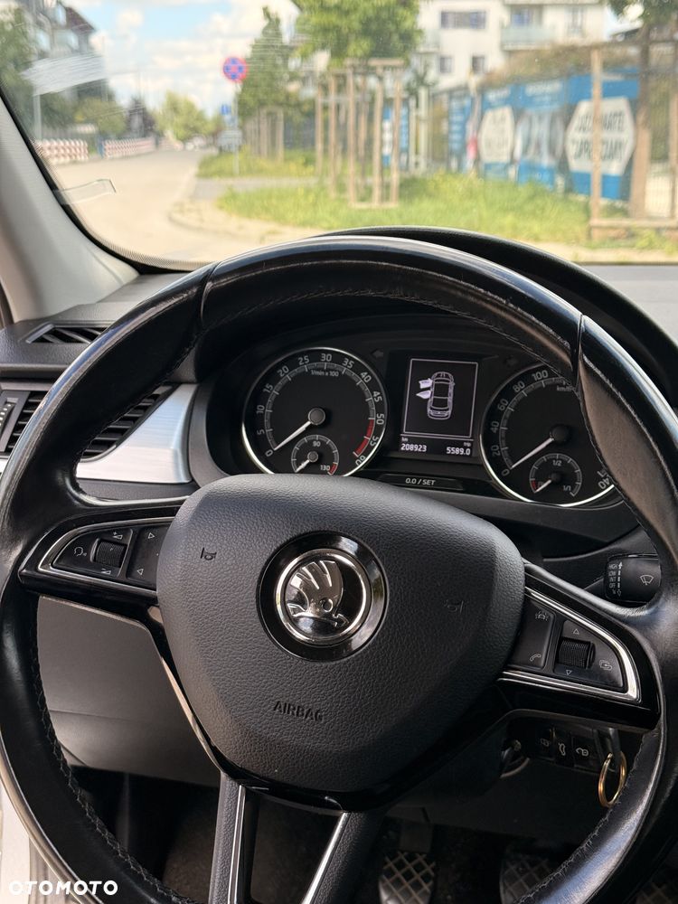 Skoda RAPID 1.6 TDI DPF Ambition - 8