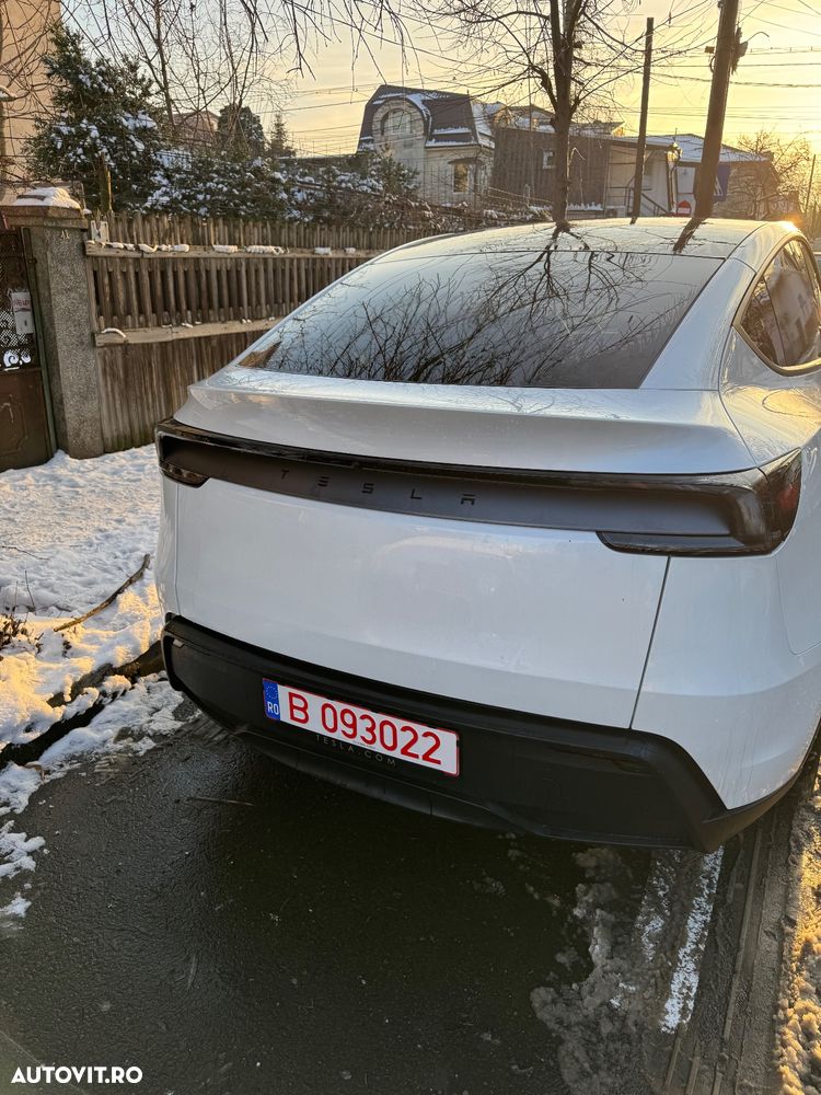 Tesla Model Y RWD - 13