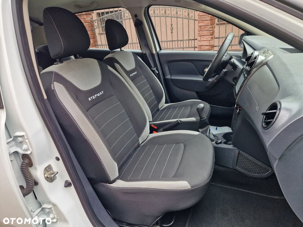Dacia Sandero Stepway 0.9 TCe Laureate S&S - 14