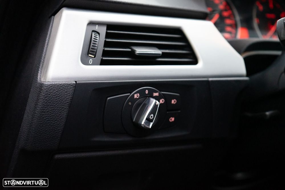 BMW 320 d Cabrio Auto - 24