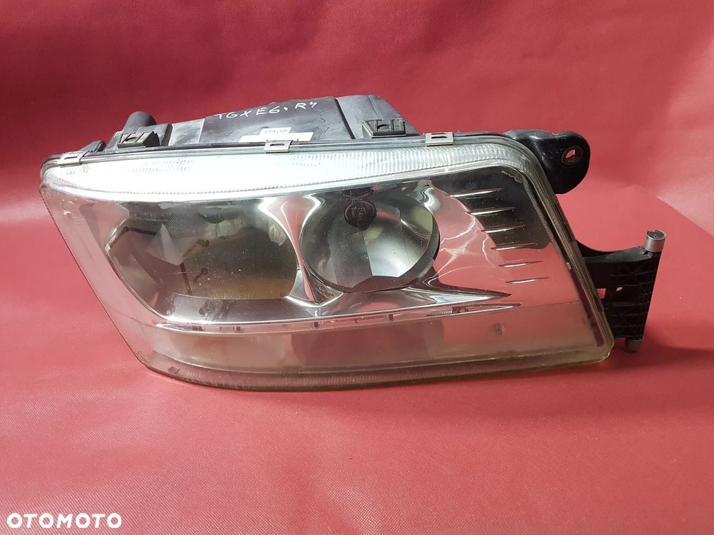 REFLEKTOR LAMPA PRZÓD PRZEDNIA PRAWA MAN TGX TGS EURO 6 81251016662 - 1