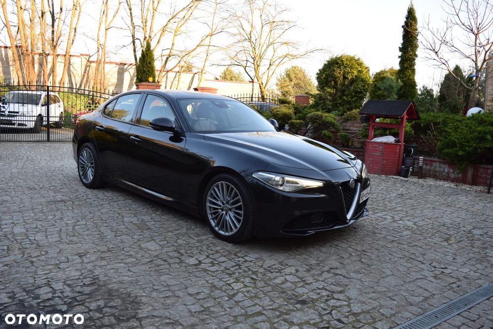 Alfa Romeo Giulia 2.2 AT8 Executive - 10