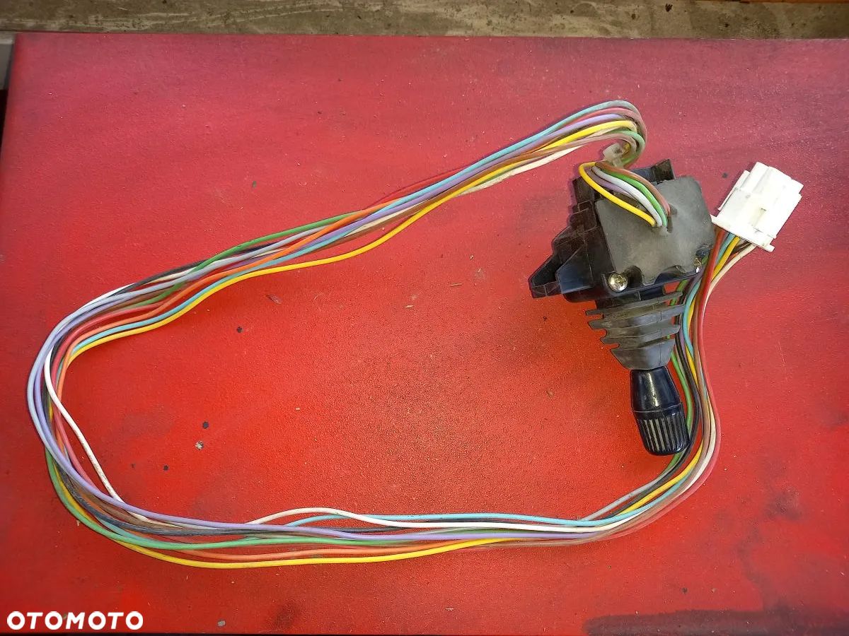 Joystick sterowania sekcją elektroniczną Case CS130 - 1