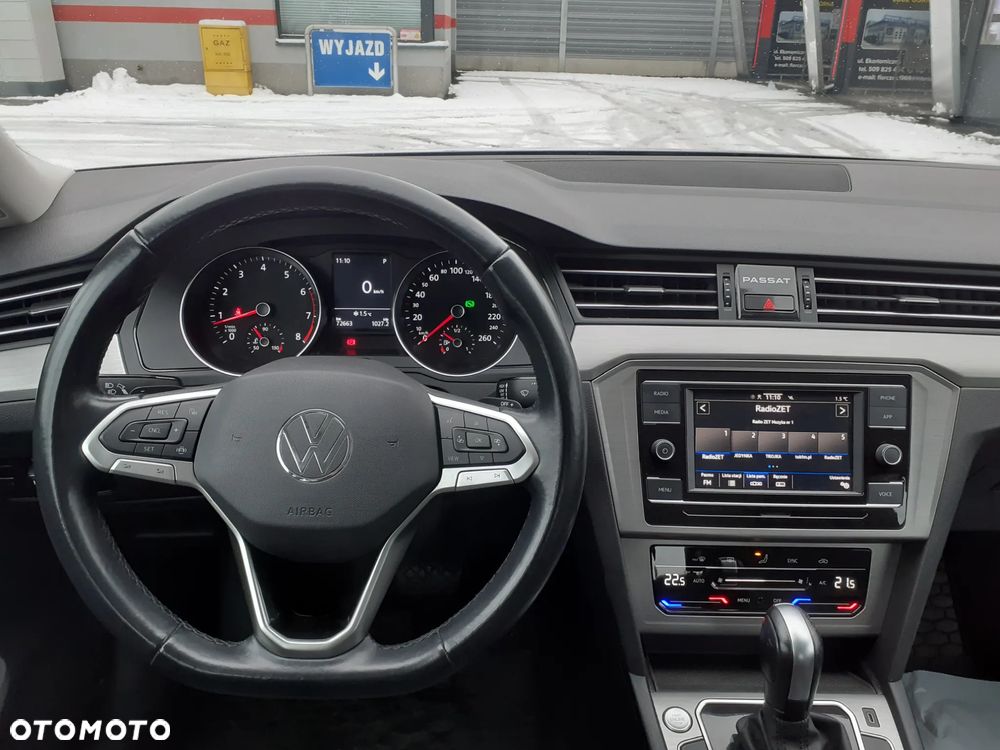 Volkswagen Passat - 11