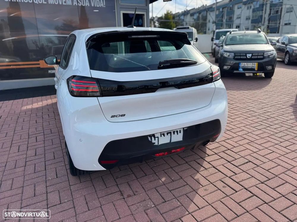 Peugeot 208 - 33