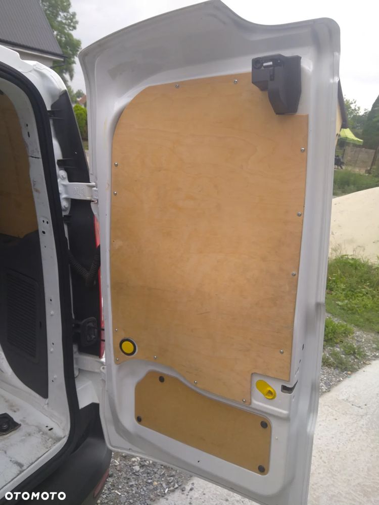 Ford Transit Connect - 21