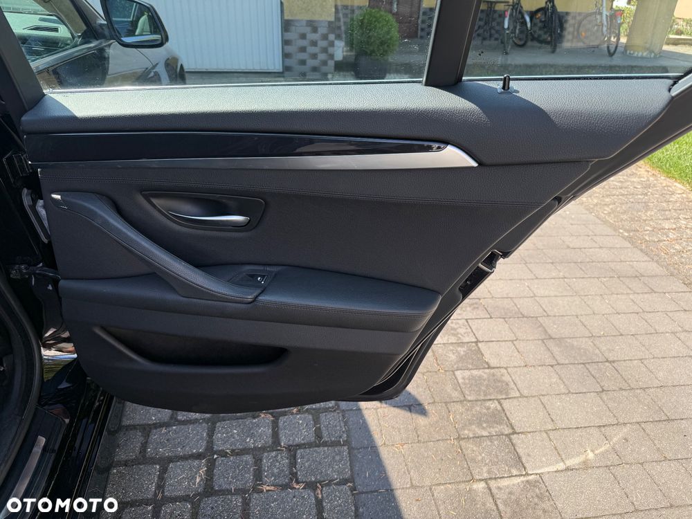 BMW Seria 5 520d - 14
