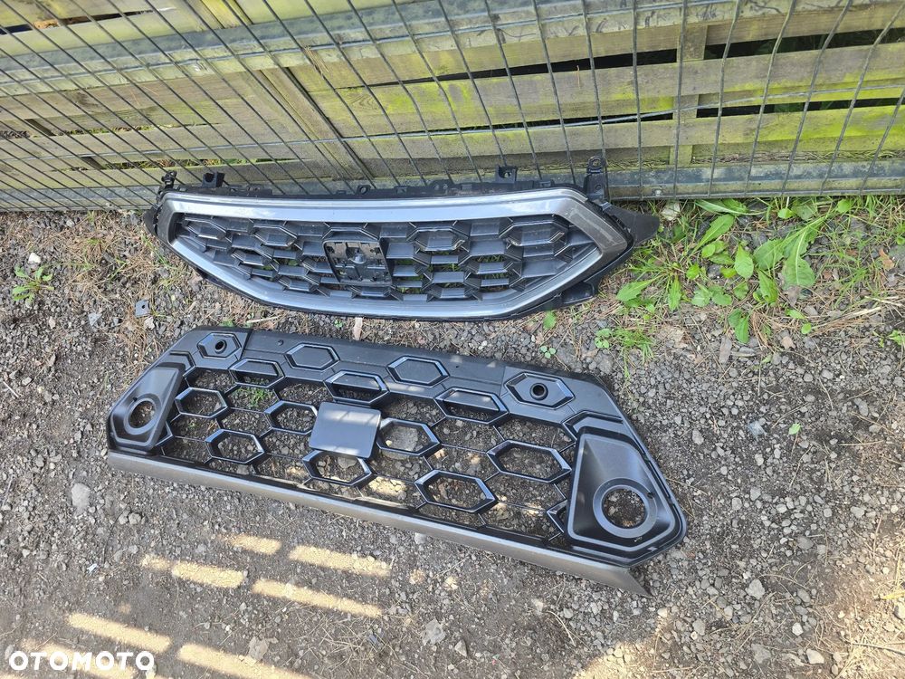 Seat arona FR lift 2025 grill atrapa kratka 6f9853654k 6f9853667L - 3