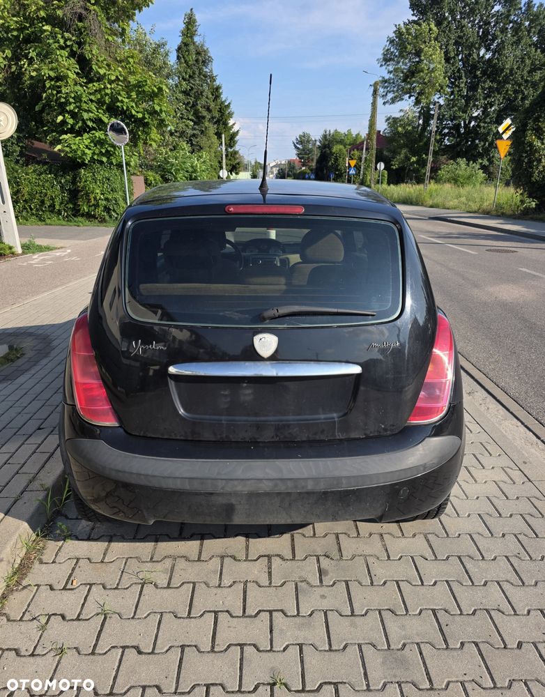 Lancia Ypsilon - 2