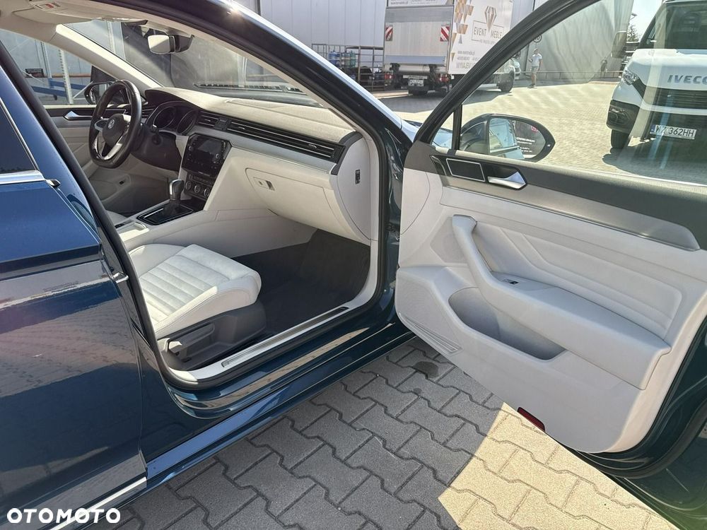 Volkswagen Passat 2.0 TSI Elegance DSG - 20