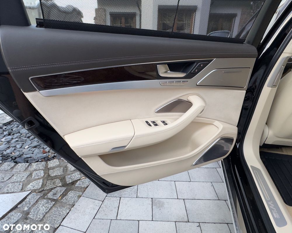 Audi A8 6.3 W12 FSI L Quattro - 11