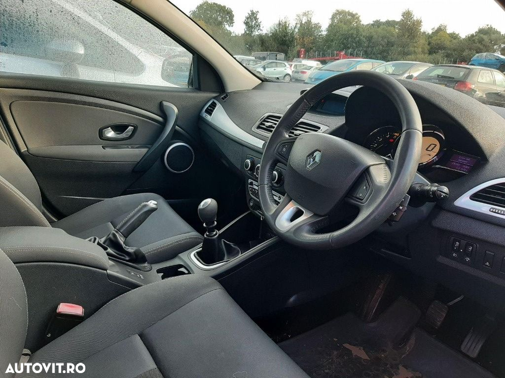 Macara geam stanga fata Renault Megane 3 2009 HATCHBACK 1.9 dCI - 8