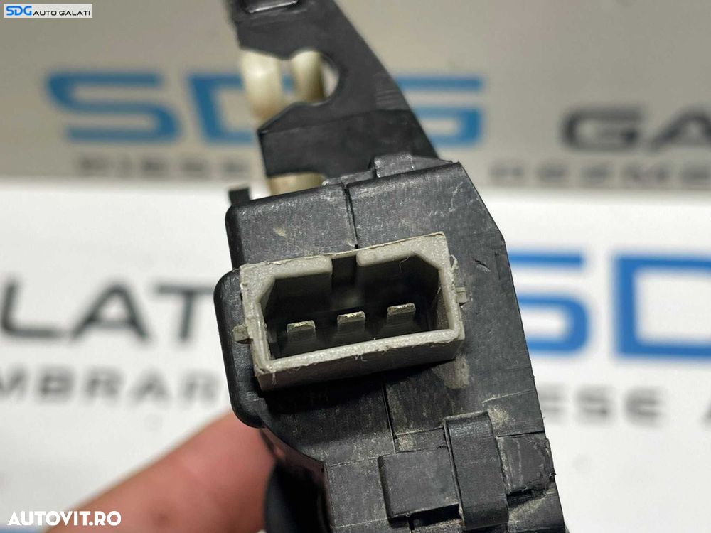 Broasca Incuietoare pentru Hayon Haion Portbagaj Volkswagen Passat CC 2009 - 2011 Cod 4F5827505D [B3333] - 2