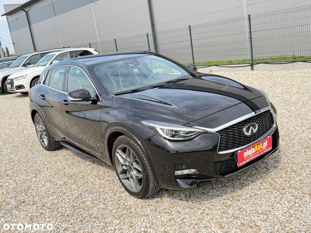 Infiniti Q30 1.6t Sport 7DCT - 2