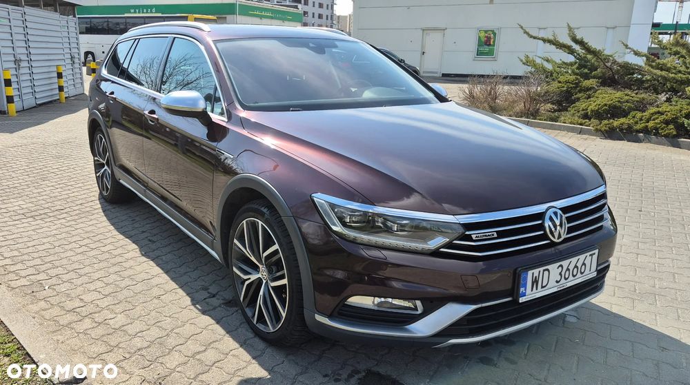 Volkswagen Passat - 1