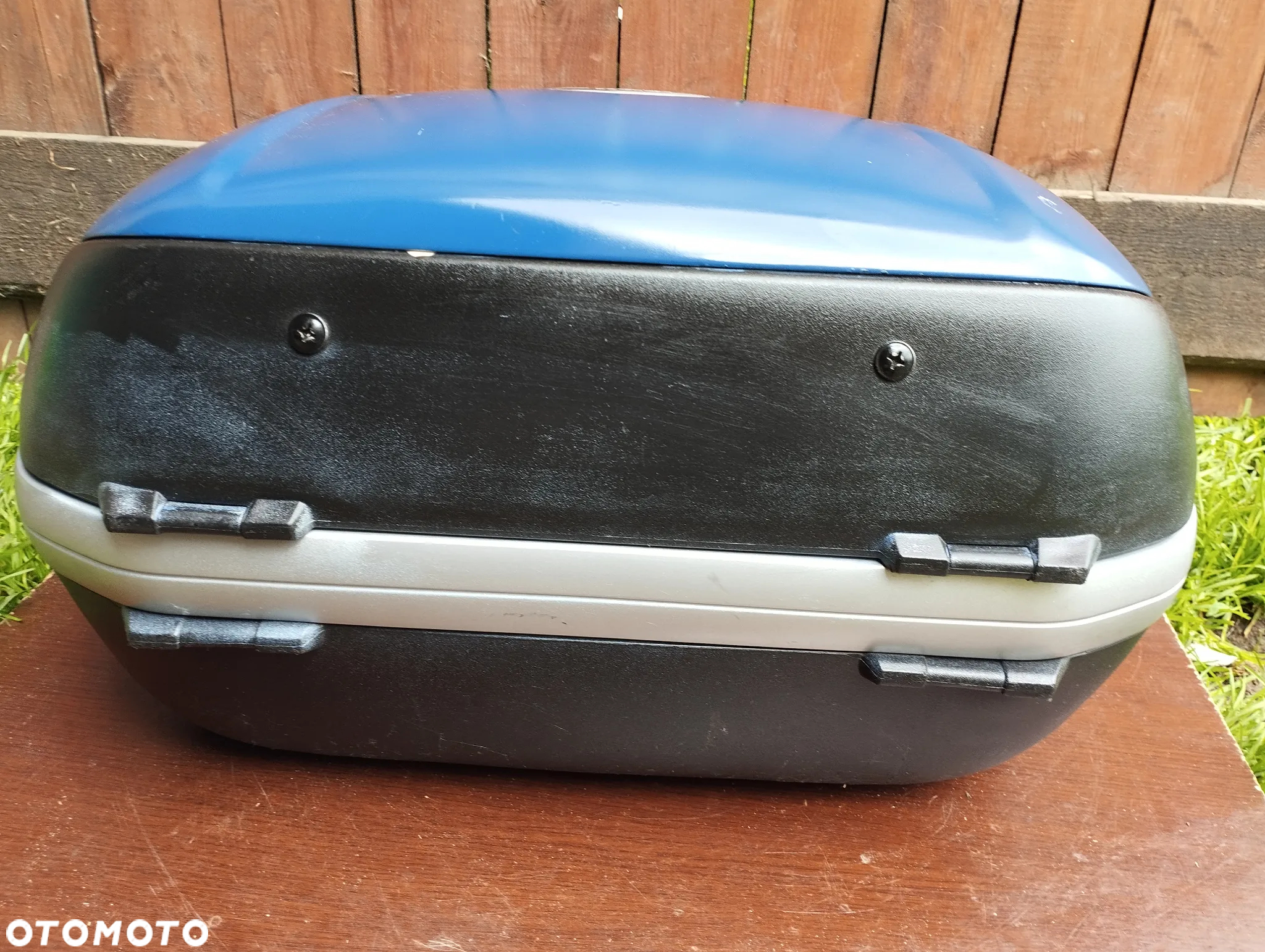 Motocyklowy Kufer Centralny Monokey GIVI V46 - 3