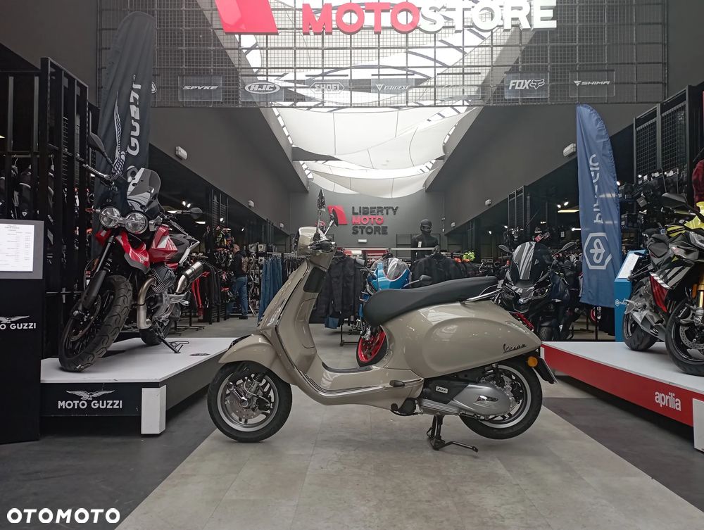 Vespa Primavera - 3