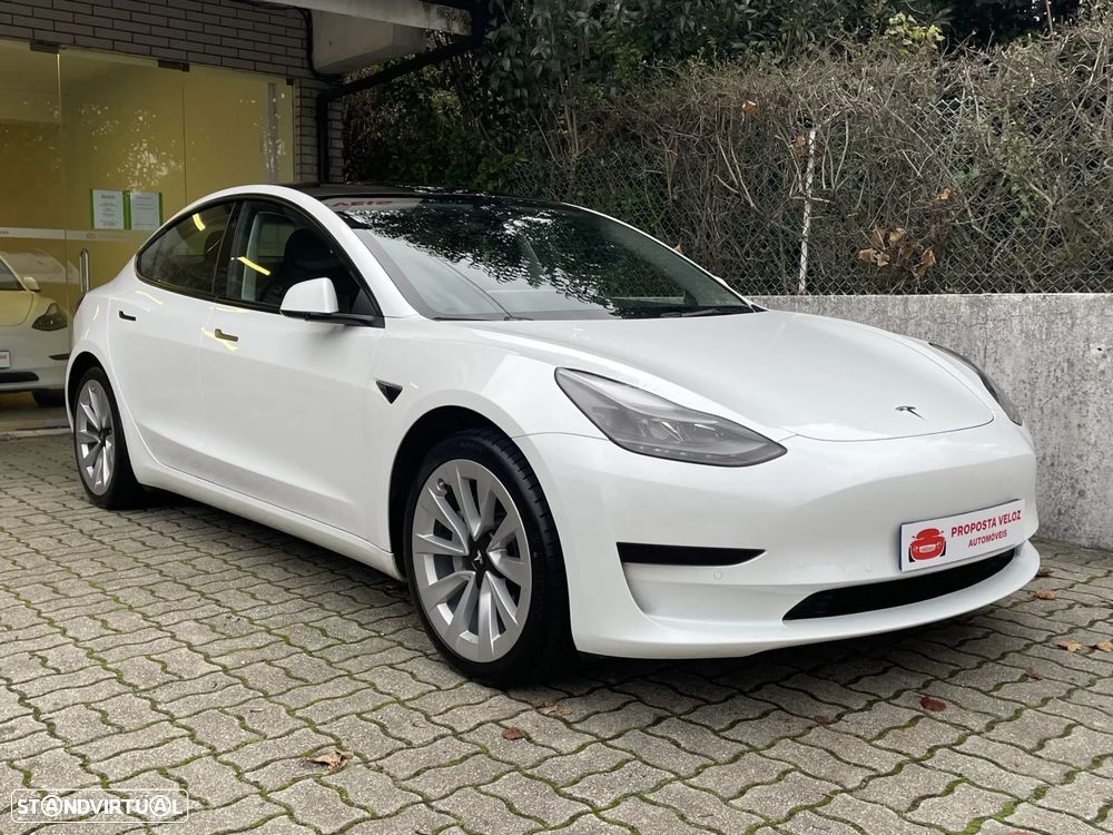 Tesla Model 3 Standard Range Plus RWD - 3