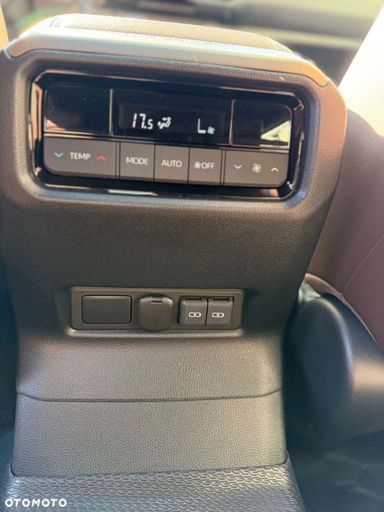 Toyota Land Cruiser - 26