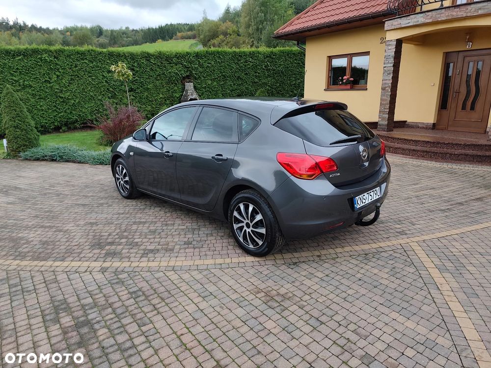 Opel Astra 1.6 Design Edition - 2