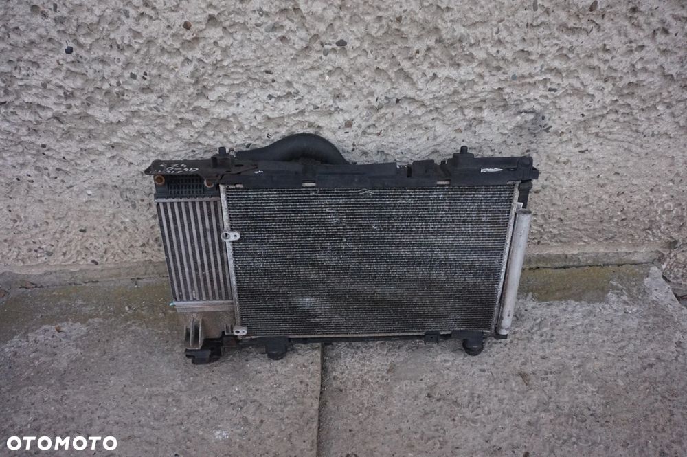 CHŁODNICA WODY 1.4 D4D TOYOTA AURIS LIFT 09/12r - 1