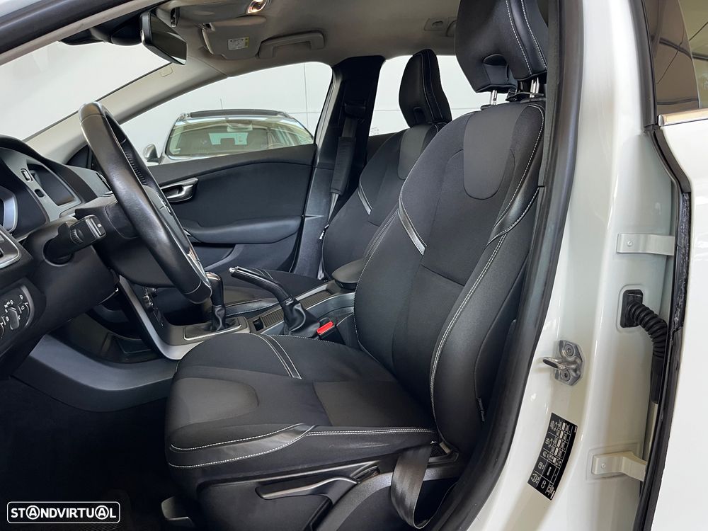 Volvo V40 2.0 D2 Momentum - 6