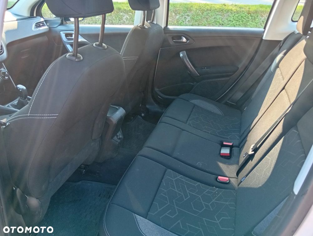 Peugeot 2008 PureTech 82 Active - 5