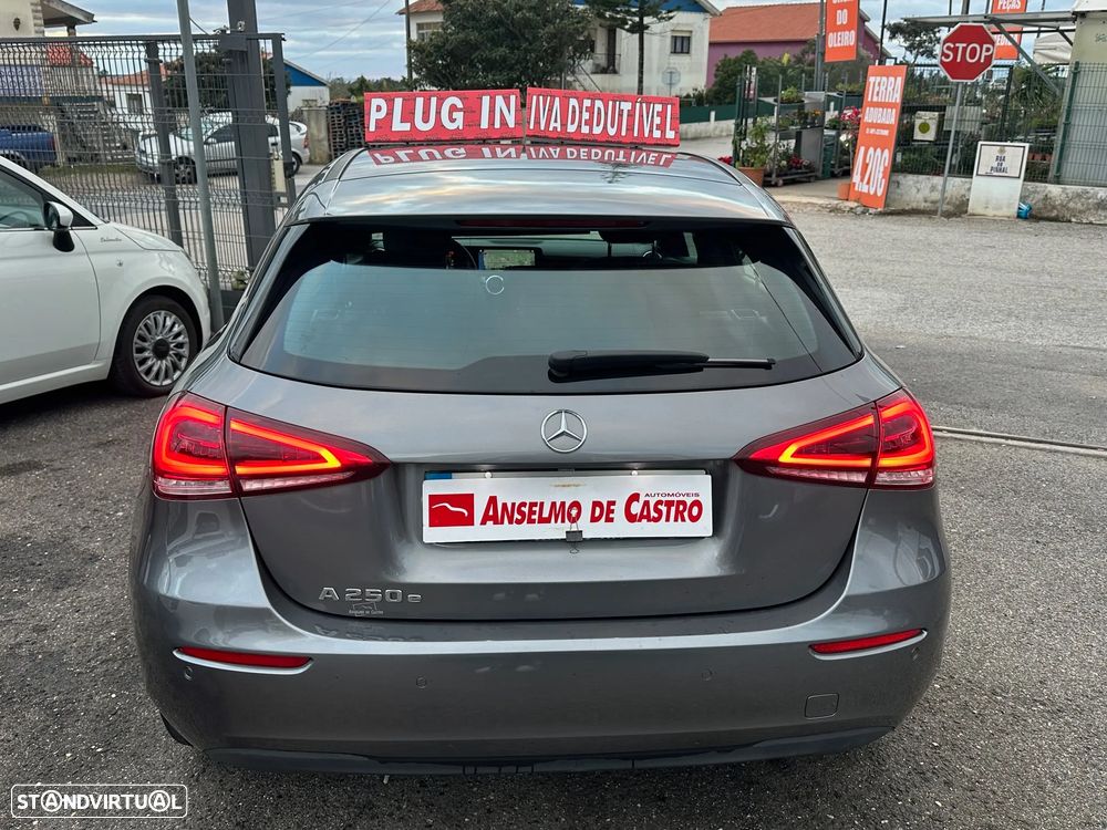 Mercedes-Benz A 250 e Style Plus - 13