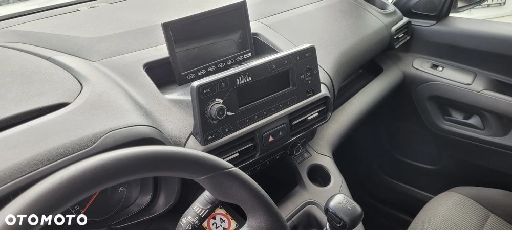 Opel COMBO - 13