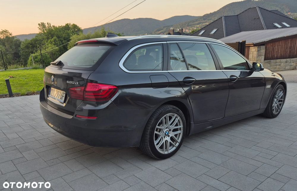 BMW Seria 5 520d xDrive - 7