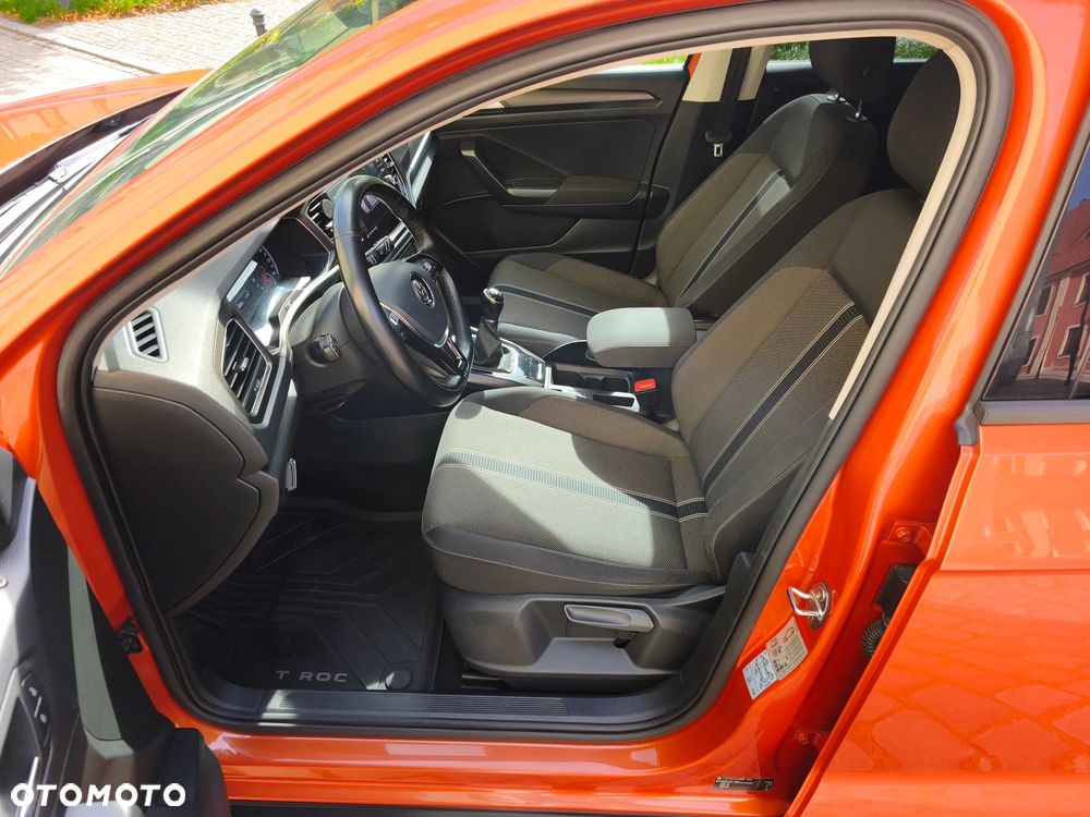 Volkswagen T-Roc - 8
