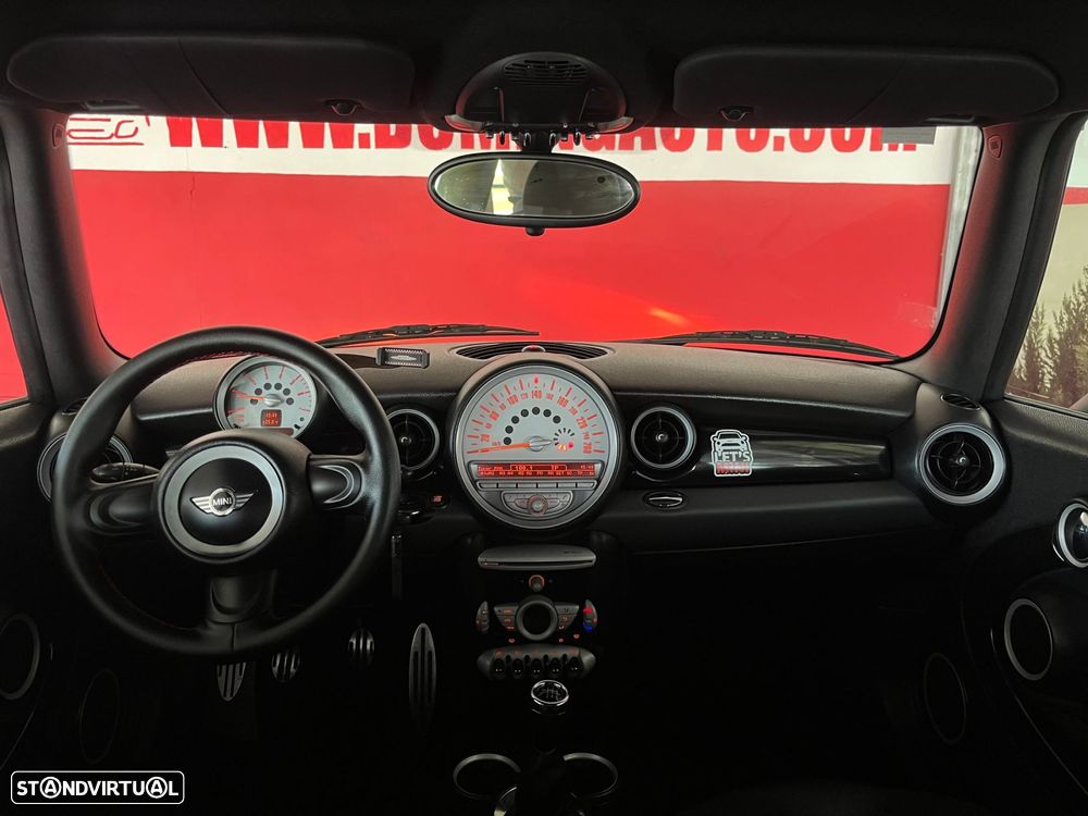 MINI 3 Portas Cooper D - 9