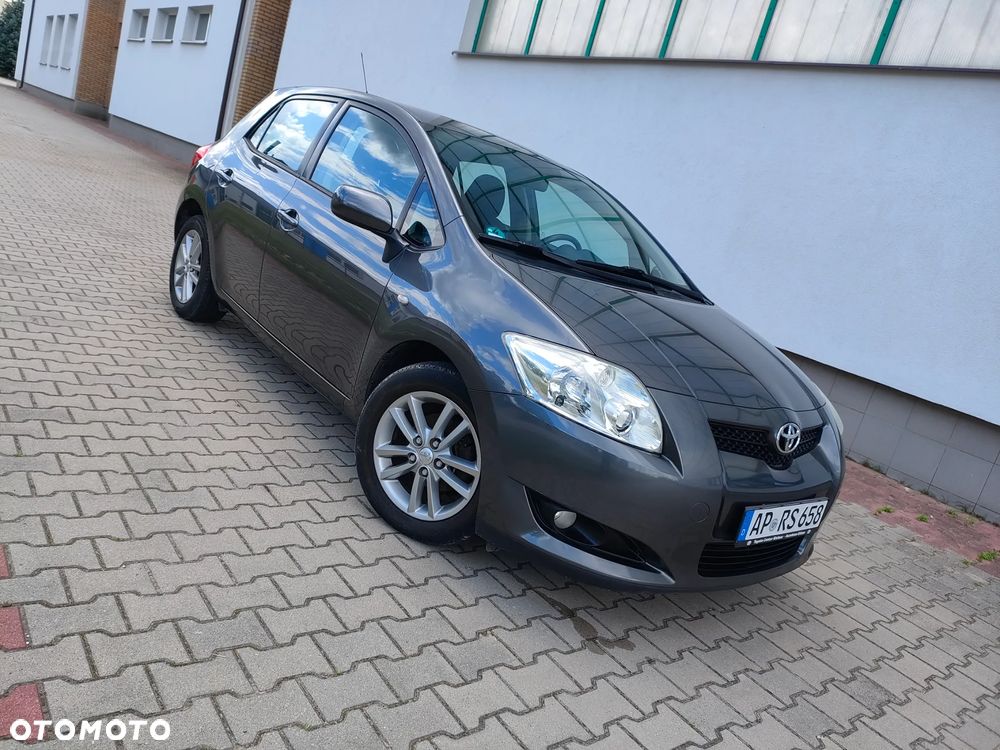 Toyota Auris - 2