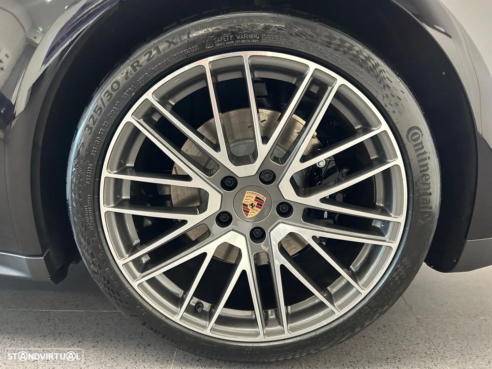 Porsche Panamera 4 E-Hybrid - 9