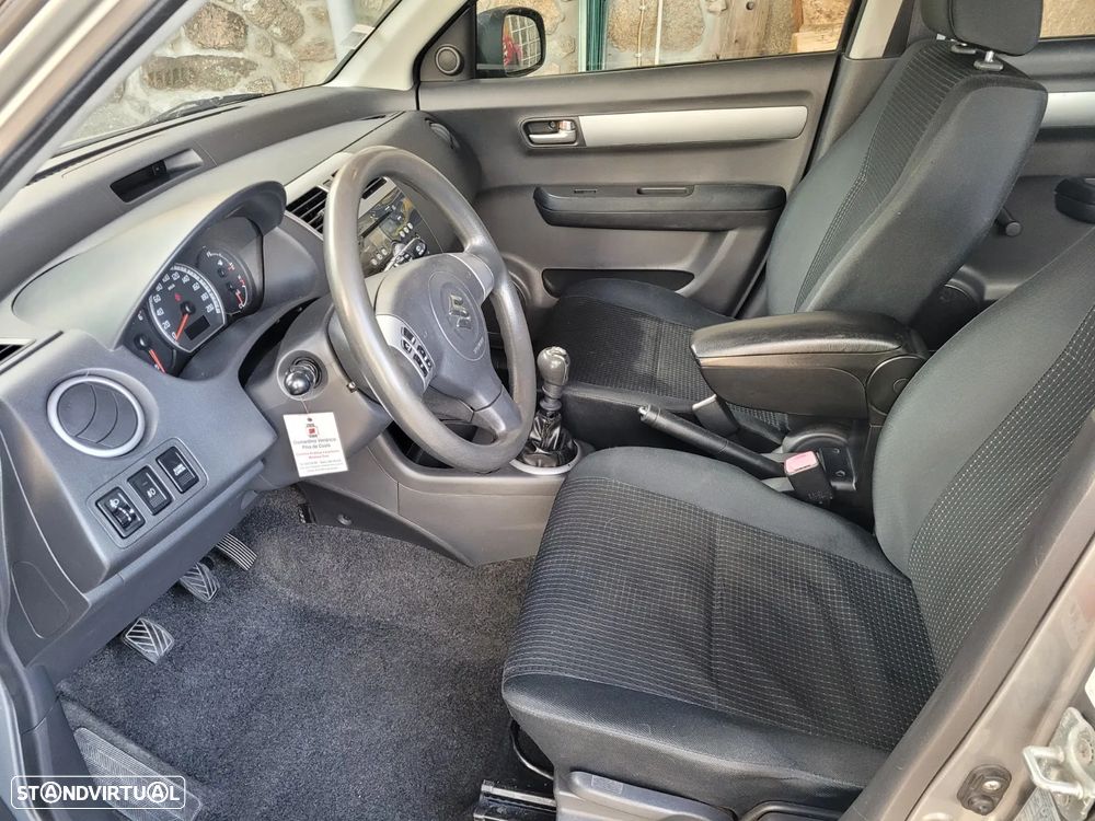 Suzuki Swift 1.3 DDiS GL - 8