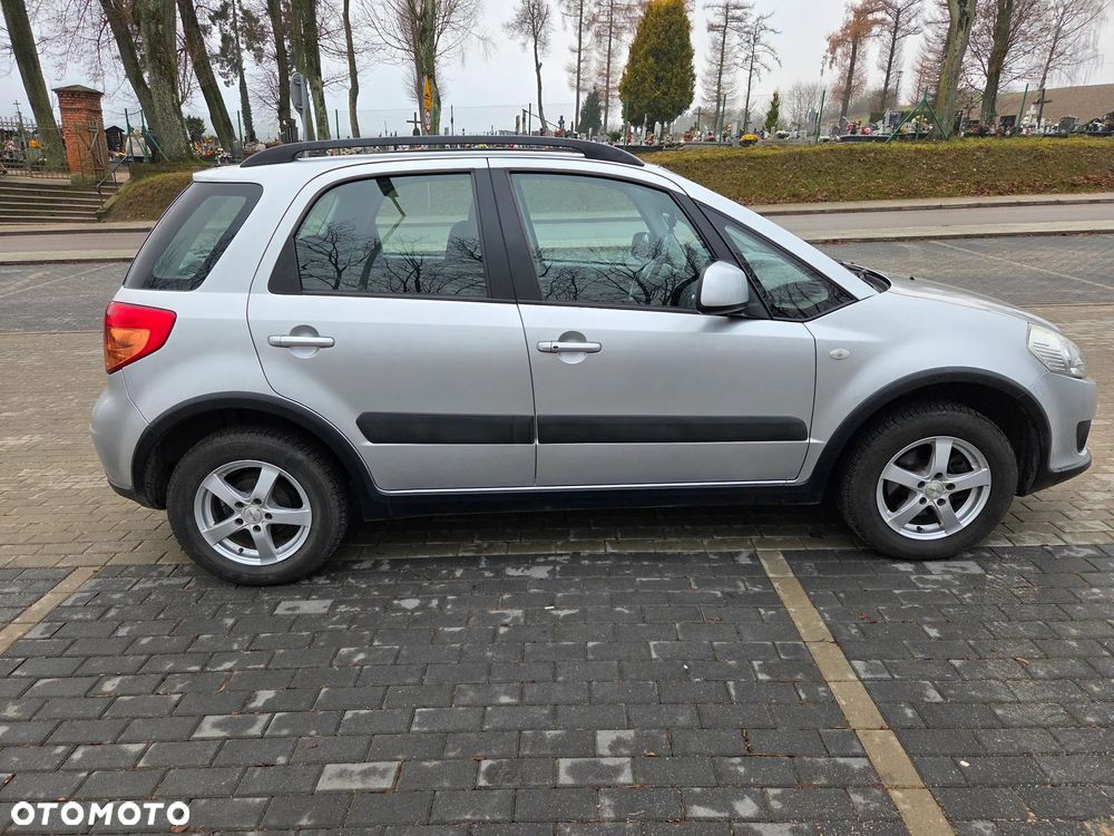 Suzuki SX4 1.6 VVT 4x4 Comfort - 4