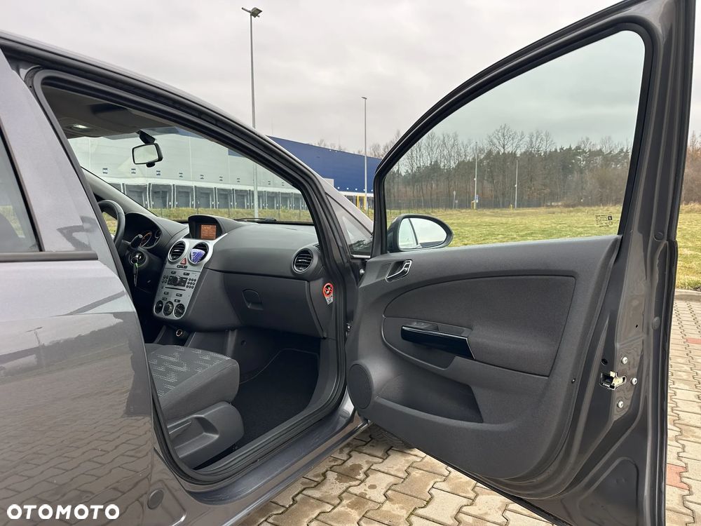 Opel Corsa 1.4 16V Satellite - 28
