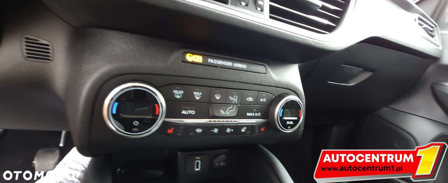 Ford Focus - 32