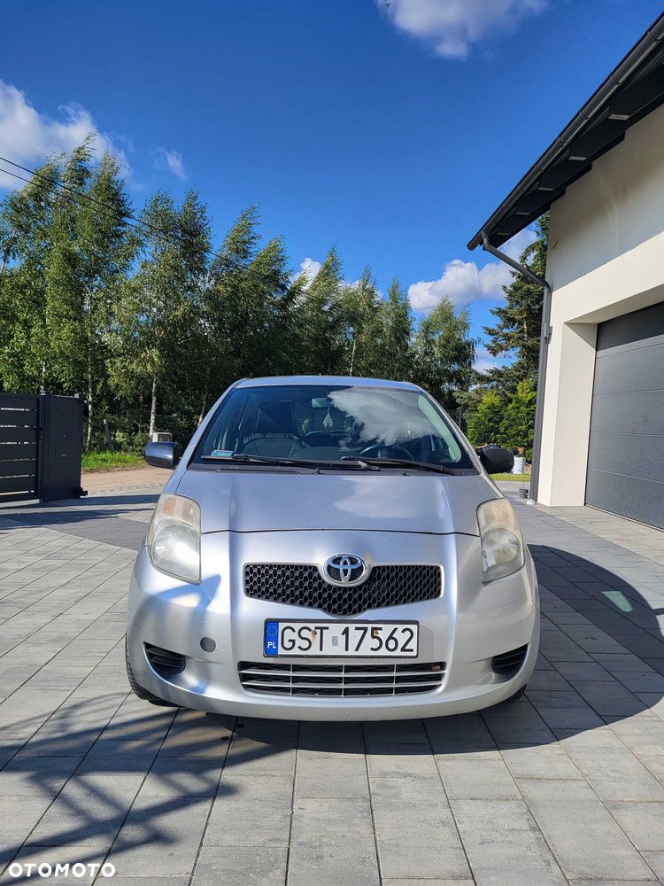 Toyota Yaris - 1